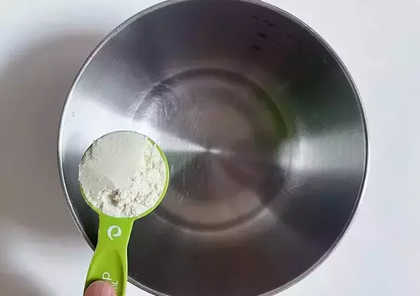 玉子焼きに『大さじ2杯』入れてみて！　しっとり柔らかくなって「かさ増しも成功」