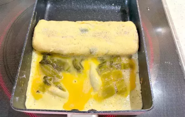 玉子焼きに『具材2つ』入れてみて！　味つけの手間なしで「ご飯がすすむ」「夫がペロリ」