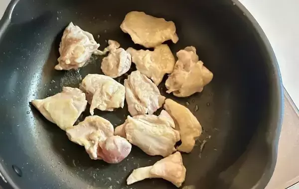 サツマイモと鶏モモ肉を炒めて…　ご飯がすすむ簡単おかずに、子供「もっと食べたい」