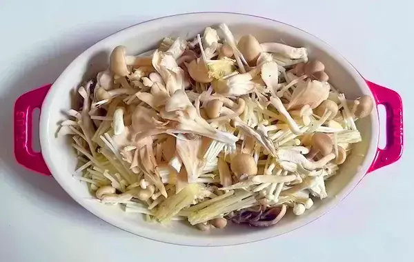 【5分で作り置き】きのこ3種をレンチンするだけ　食べた夫が「うまみがすごい！」