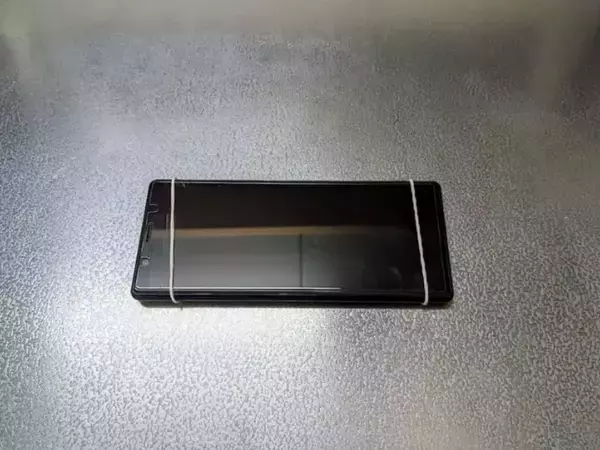 輪ゴムをクルッと巻くだけで？　スマホも滑らなくなる思わぬ使い道とは【裏ワザ4選】