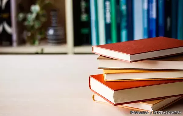 本は『縦置き』『平積み』どっちがいい？　ブックオフに聞く傷めにくい収納のコツ