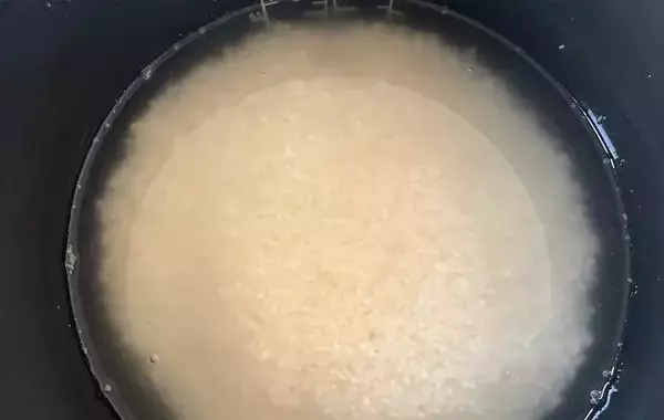 味つけに『大さじ4杯』入れて　サツマイモとしめじの炊き込みご飯が「シンプルなのにおいしい」「秋を堪能」