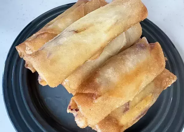 細切りのサツマイモを巻いてみて　春巻きのレシピに「あっという間に食べた」