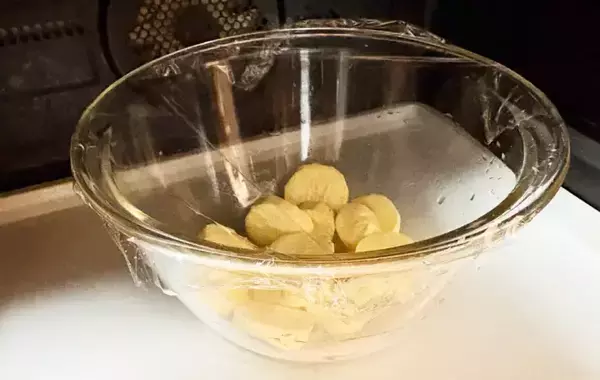サツマイモに『100g』混ぜて…簡単おやつに7歳息子が大喜び「モチモチでおいしい！」