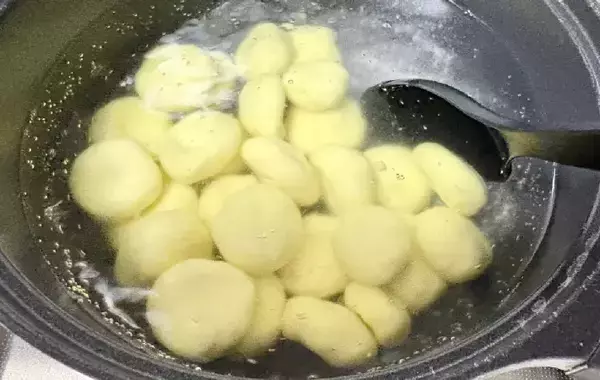 サツマイモに『100g』混ぜて…簡単おやつに7歳息子が大喜び「モチモチでおいしい！」