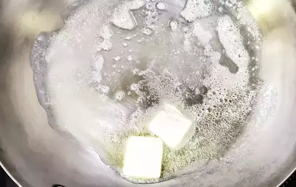 「モチモチしておいしい！」サツマイモの生地で包んだのは？