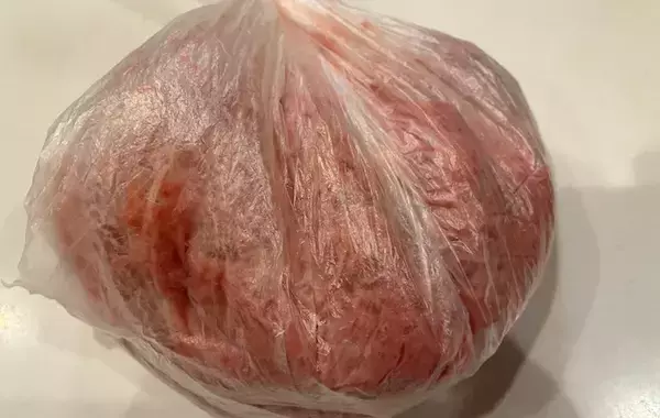 ハンバーグに『大さじ1杯』入れてみて！　ふわっと柔らかくなって「冷めても固くない」
