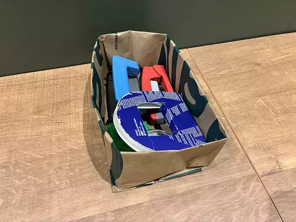 紙袋1枚で『バスケット』を作ると便利！　5分で試せる簡単収納術