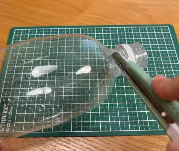 ペットボトルの『口』を切り取って…　意外な活用法が目からウロコ！