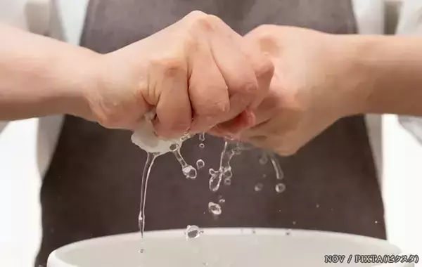 机を拭く時は水拭き？乾拭き？　意外と知らない雑巾の正しい使い分け