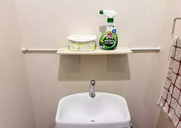 トイレの『手洗い器の上』につっぱり棒をセット　【5分】で作れる簡易棚が釘やネジ不要で簡単
