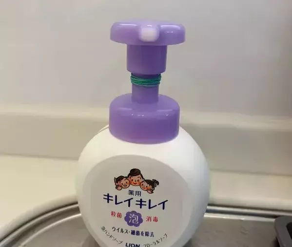 ハンドソープのポンプに『輪ゴム』　1本巻いた結果に「全然違う！」