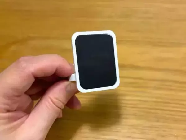 『しゃもじ』を炊飯器にペタッ！　セリアのホルダーの意外な「じゃない使い方」【収納4選】