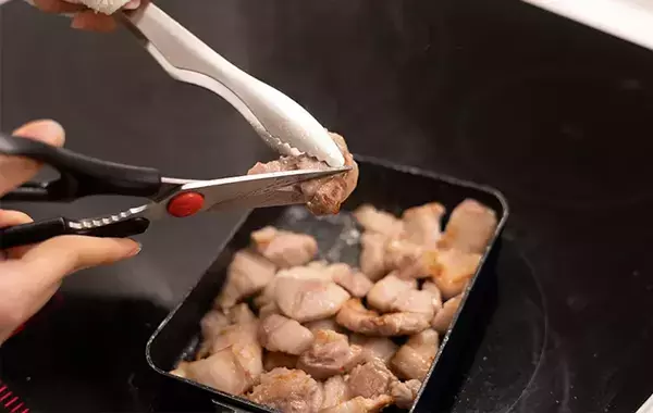 グラつくキッチンばさみ、ネジを締めるのはNG？　メーカーに聞いた正しい対処法