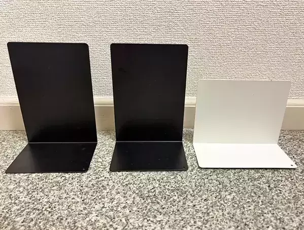 100均のブックエンド3個を『合体』させて！　キッチンで大活躍する収納アイディア