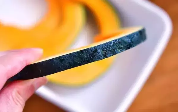 カボチャを焼く時、サラダ油？バター？　管理栄養士が教える！コクがアップする焼き方
