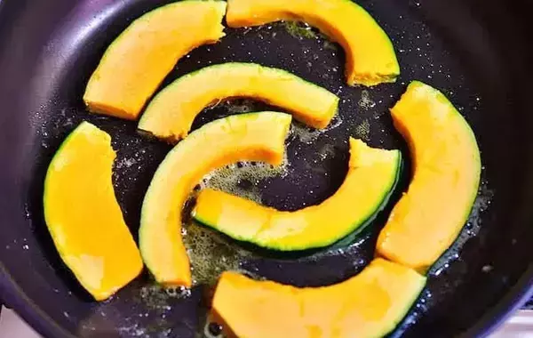 カボチャを焼く時、サラダ油？バター？　管理栄養士が教える！コクがアップする焼き方