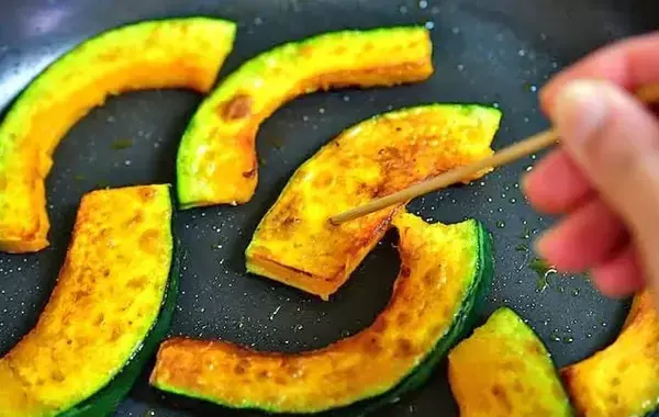 カボチャを焼く時、サラダ油？バター？　管理栄養士が教える！コクがアップする焼き方