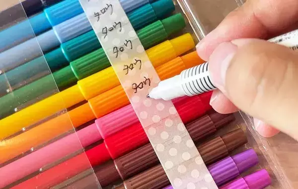 15本のペンに『マスキングテープ』を貼って切ると？　完成したモノに「プチストレス減った！」