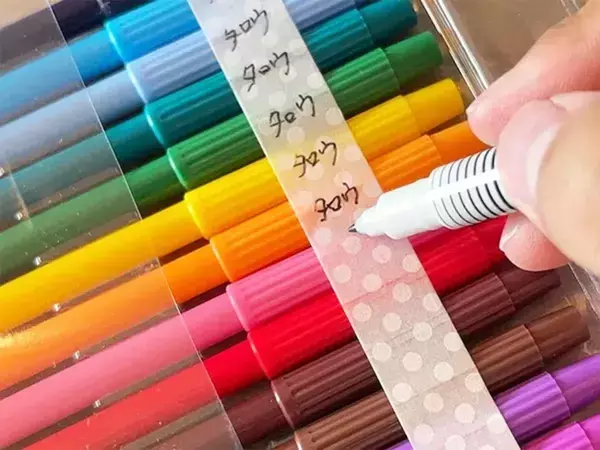 15本のペンに『マスキングテープ』を貼って切ると？　完成したモノに「プチストレス減った！」