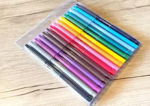15本のペンに『マスキングテープ』を貼って切ると？　完成したモノに「プチストレス減った！」