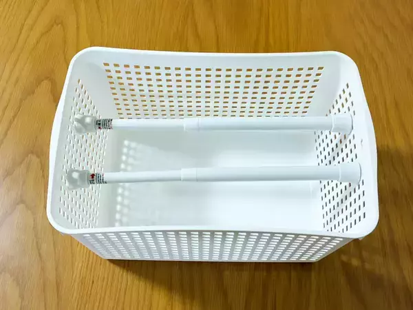『短いつっぱり棒』はバスケットに使うのが正解　かゆいところに手が届く収納ライフハック