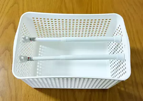 『短いつっぱり棒』はバスケットに使うのが正解　かゆいところに手が届く収納ライフハック