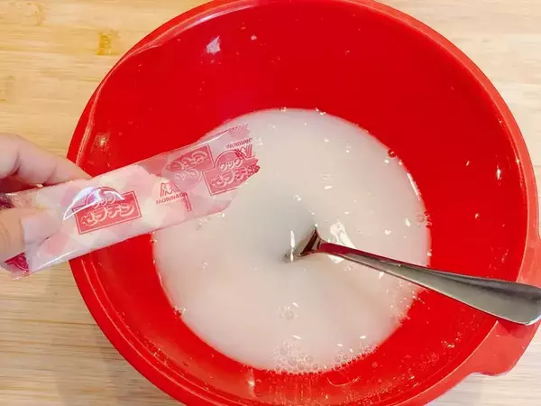 『カルピスの原液』を温めて！　電子レンジで作れる“一口おやつ”