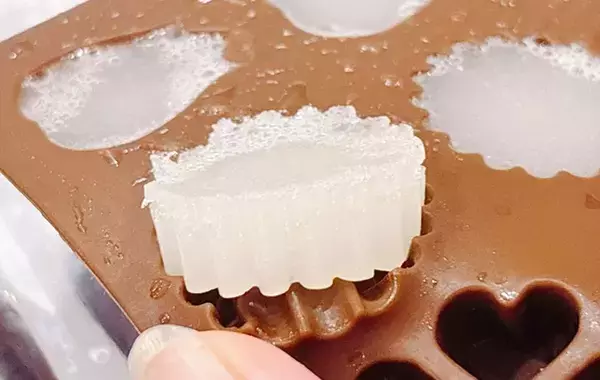 『カルピスの原液』を温めて！　電子レンジで作れる“一口おやつ”