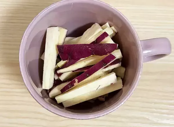 サツマイモに『大さじ1杯ずつ』かけて…　海苔巻きレシピが「ご飯にピッタリ」「弁当にもいい」