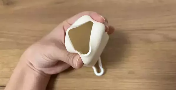 SNSバズの『セリア』シリコンケースを試したら？　3つの使い道に「これは優秀」