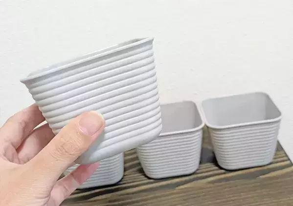 ダイソーの『ソフト小物入れ』が優秀！　柔軟素材でマルチに使える優秀アイテム【活用4選】