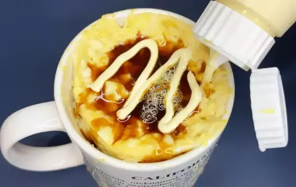 マグカップで作る『お好み焼き風』が簡単すぎ！豆腐と卵と『大さじ1杯』を混ぜて