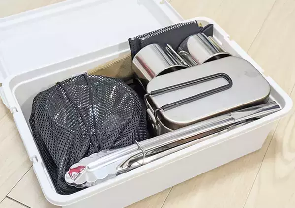 ダイソーの『コンテナボックス』が優秀！　たくさん入れても「何があるかひと目で分かる」
