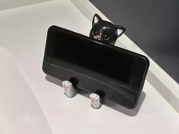 ダイソーの『動物ホルダー』を置くだけで？　キッチンの悩みが解決する活用術【3選】
