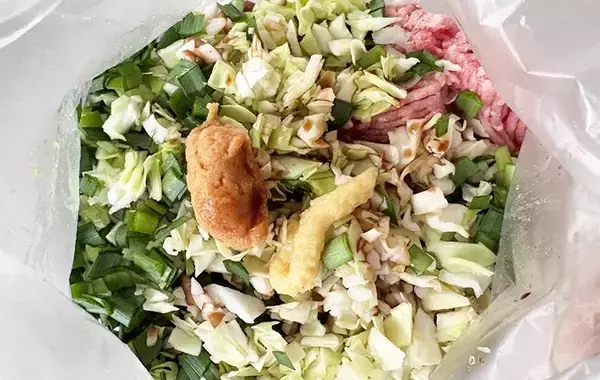 「餃子の皮を使わない」　30分短縮する作り方に「ラクでおいしい」「こっちのほうが好き」