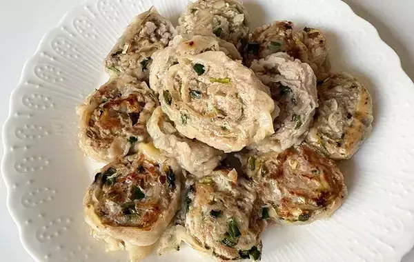 「餃子の皮を使わない」　30分短縮する作り方に「ラクでおいしい」「こっちのほうが好き」