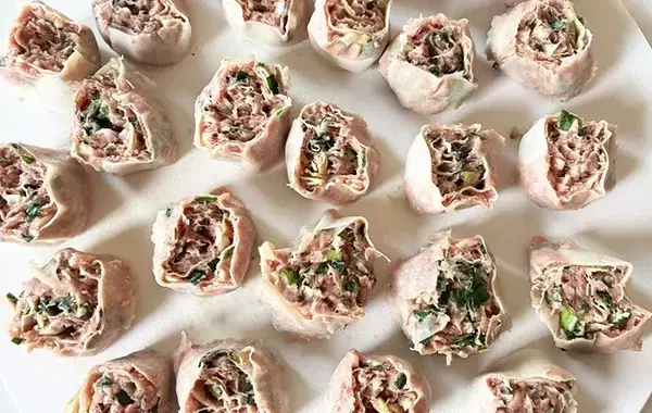 「餃子の皮を使わない」　30分短縮する作り方に「ラクでおいしい」「こっちのほうが好き」