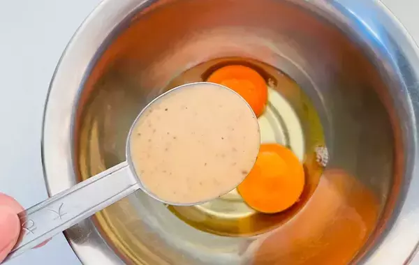 玉子焼きに『大さじ1杯』入れてみて！　砂糖と醤油を入れなくても「夫の箸が進んだ」