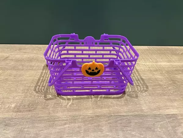 セリアの『ハロウィンバスケット』が便利！　お菓子だけじゃない収納活用術【3選】