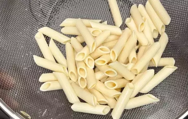 もうゆでなくてOK！　スーパーの安いペンネがモチモチになって「次もこうする！」