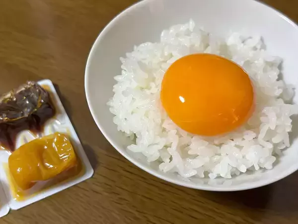 生卵がなくても大丈夫！『1プッシュ』でいつでも「卵かけご飯」が食べられる