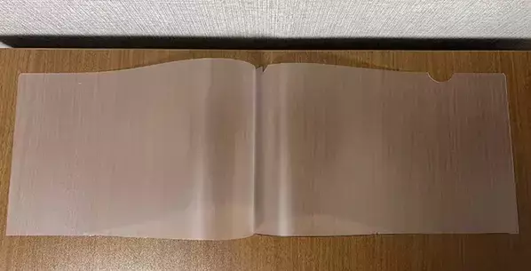 クリアファイルを丸めてゴミ箱に入れると？　3分ほどの作業で、生活感を抑えてくれた