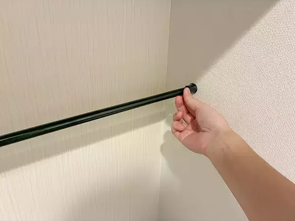 100均の『木板』を便器そばに置くと便利！　トイレの雰囲気も変わる『1分収納術』