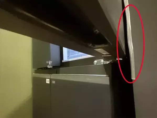 ぶつかり防止テープを『冷蔵庫の横』に貼ったら？“家電と部屋”を守る一工夫が2分でできる