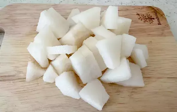 梨を『キムチ』と和えてみて　意外な食べ方に「食感がいい！」「甘さと辛さのバランスが最高」