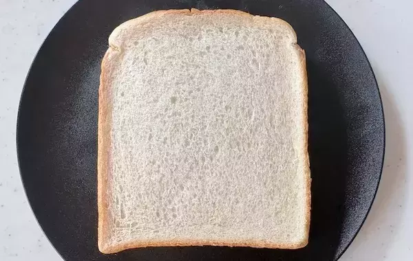 食パンに『2分の1株』のせて焼く　簡単トーストが「朝食にピッタリ」「子供も喜ぶ」