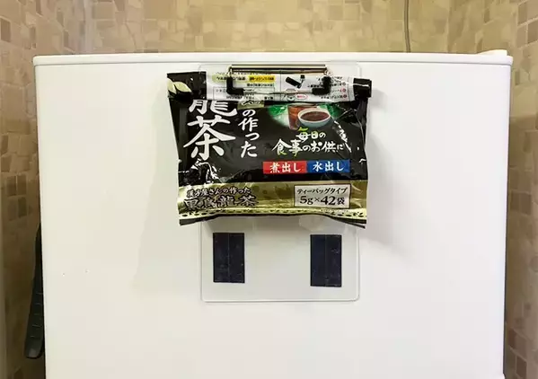 100均の『A5クリップボード』を台所で使用　じゃない使い方に「発想の勝利」「試してよかった」