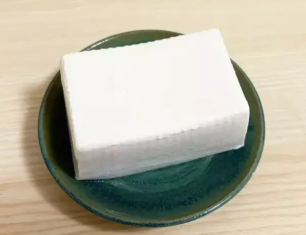 豆腐1丁に『小さじ1杯』混ぜてみて！　もったり食感のソースに「そのままでもおいしい！」
